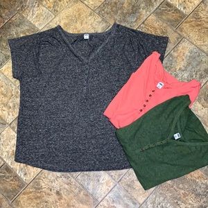 BUNDLE. Old Navy women’s XL tops. Pink, green and heather gray.